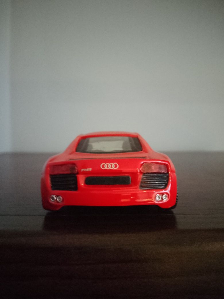 Audi R8 skala 1/43