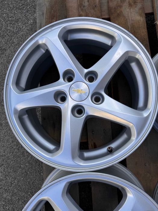 Chevrolet Malibu. Диски оригинальные R16