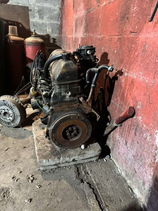 Разобрал свою 2106.Есть двигатель 011 со всем навесным,