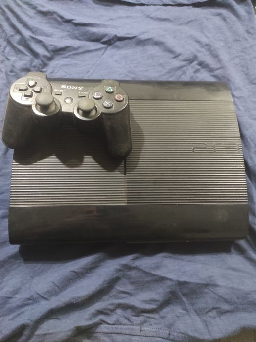 PlayStation 3 super slim desbloqueada