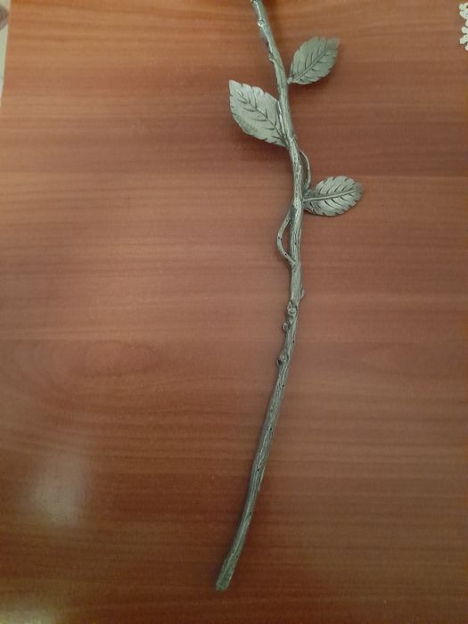 Vendo caso porcelana e rosa em estanho