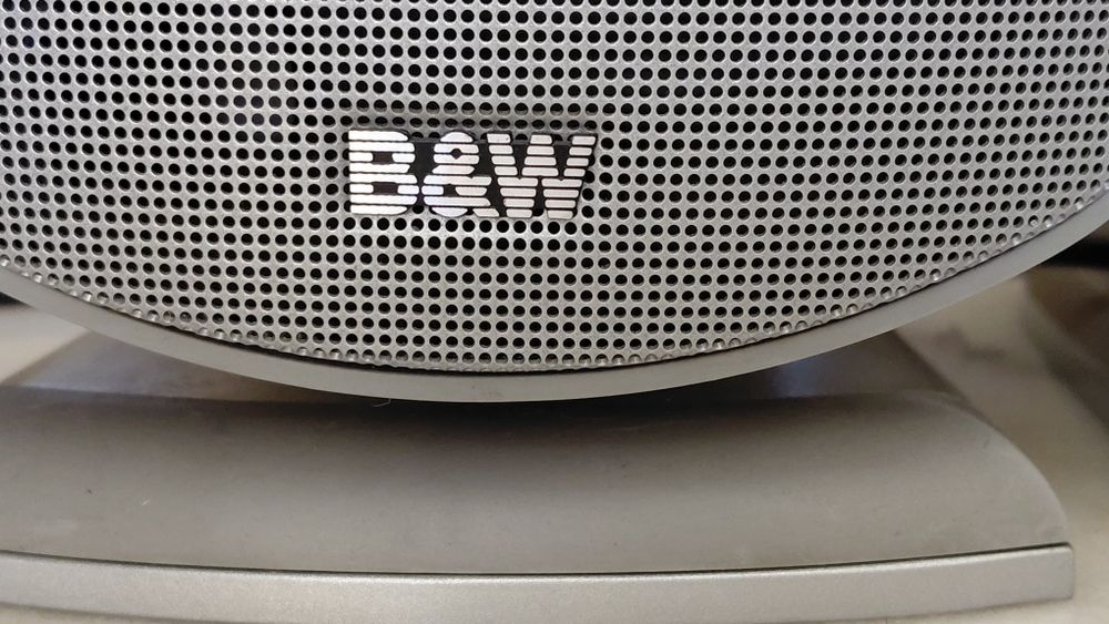 Systema AV Marantz e colunas 7.1 B&W