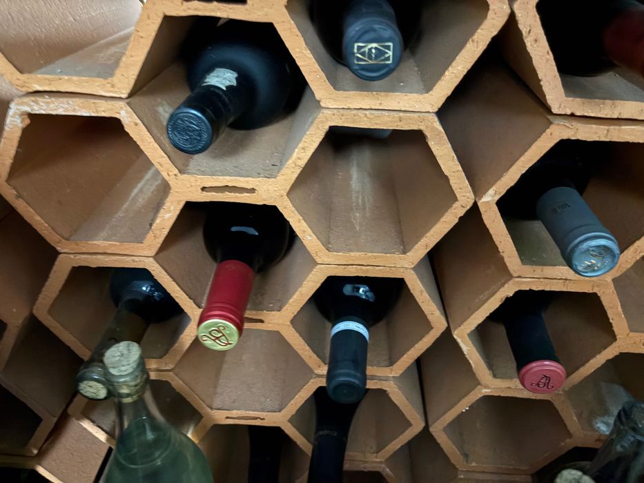 Garrafeira em tijolo