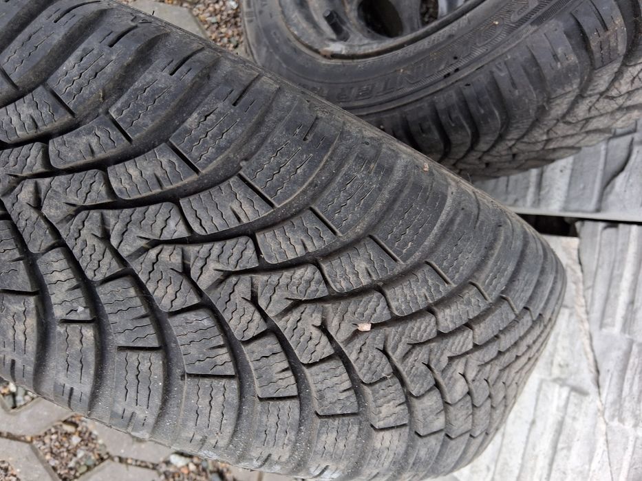 Sprzedam opony zimowe 175/55/15 stan dobry