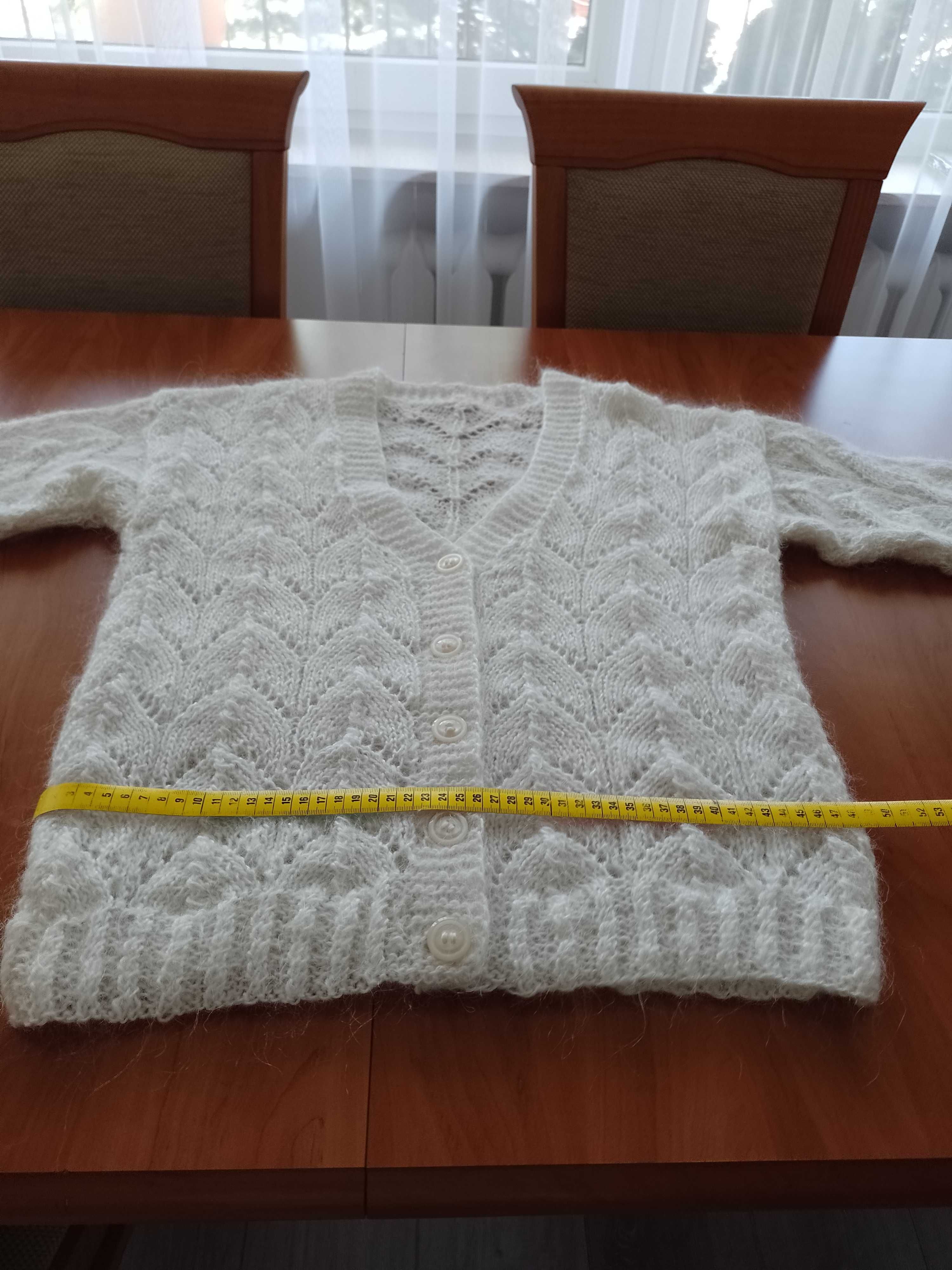 Damski sweter moherowy ręcznie dziany.