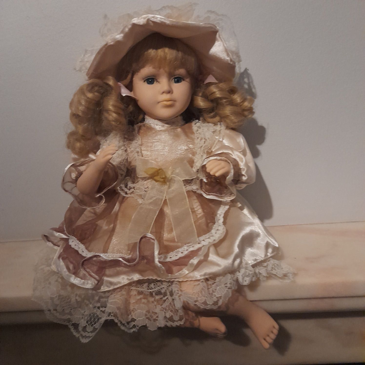 Bonecas de porcelana