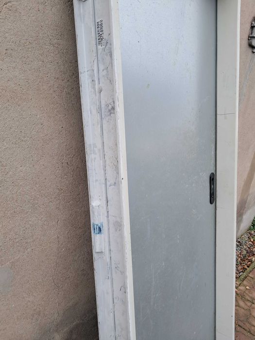 Drzwi stalowe prawe z ościeżnicom