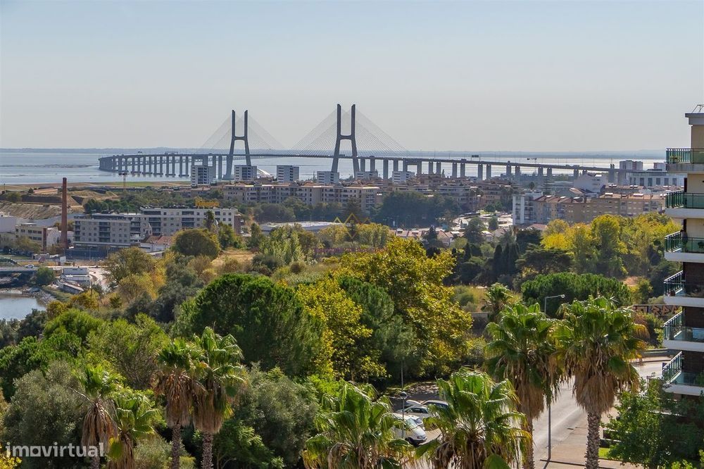 T3 único na Urbanização Terraços da Ponte - vista frontal de rio