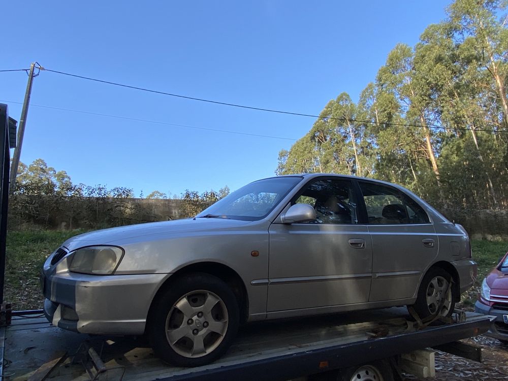 Hyundai Accent para peças