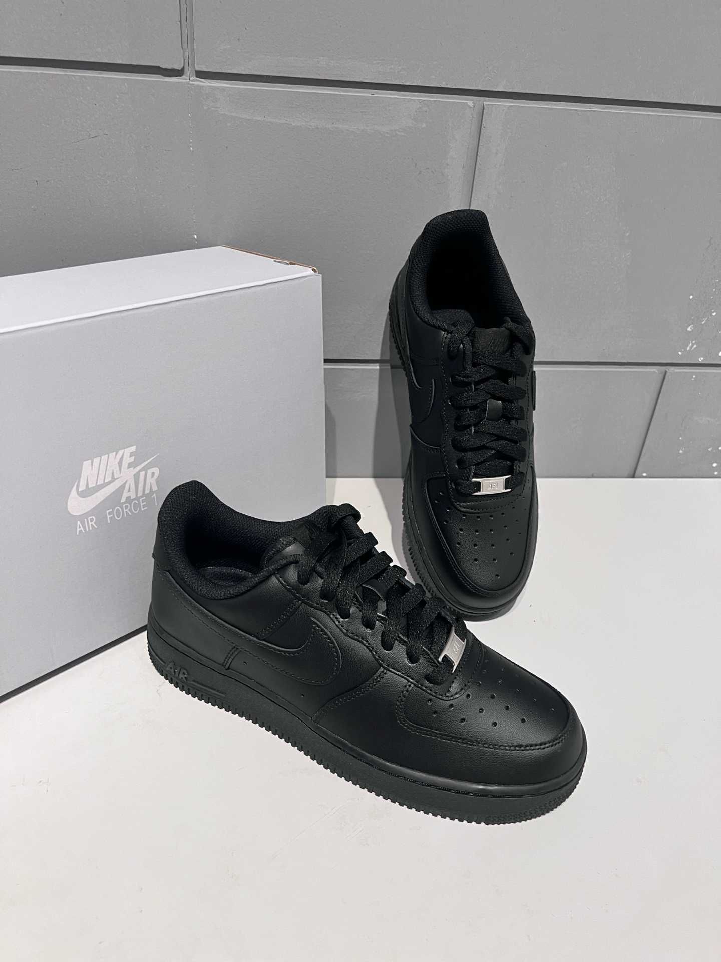 Nike Original Nowy Czarny EU.44