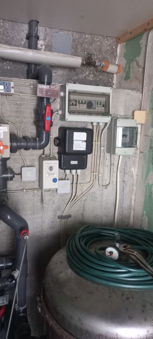 System dezynfekcji i sterowania basenem . Generator chloru