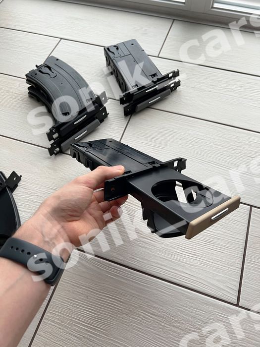 Підстаканник подстаканник тримач стакана BMW Е60 Е61 Е90 Е91 Е92 Е93
