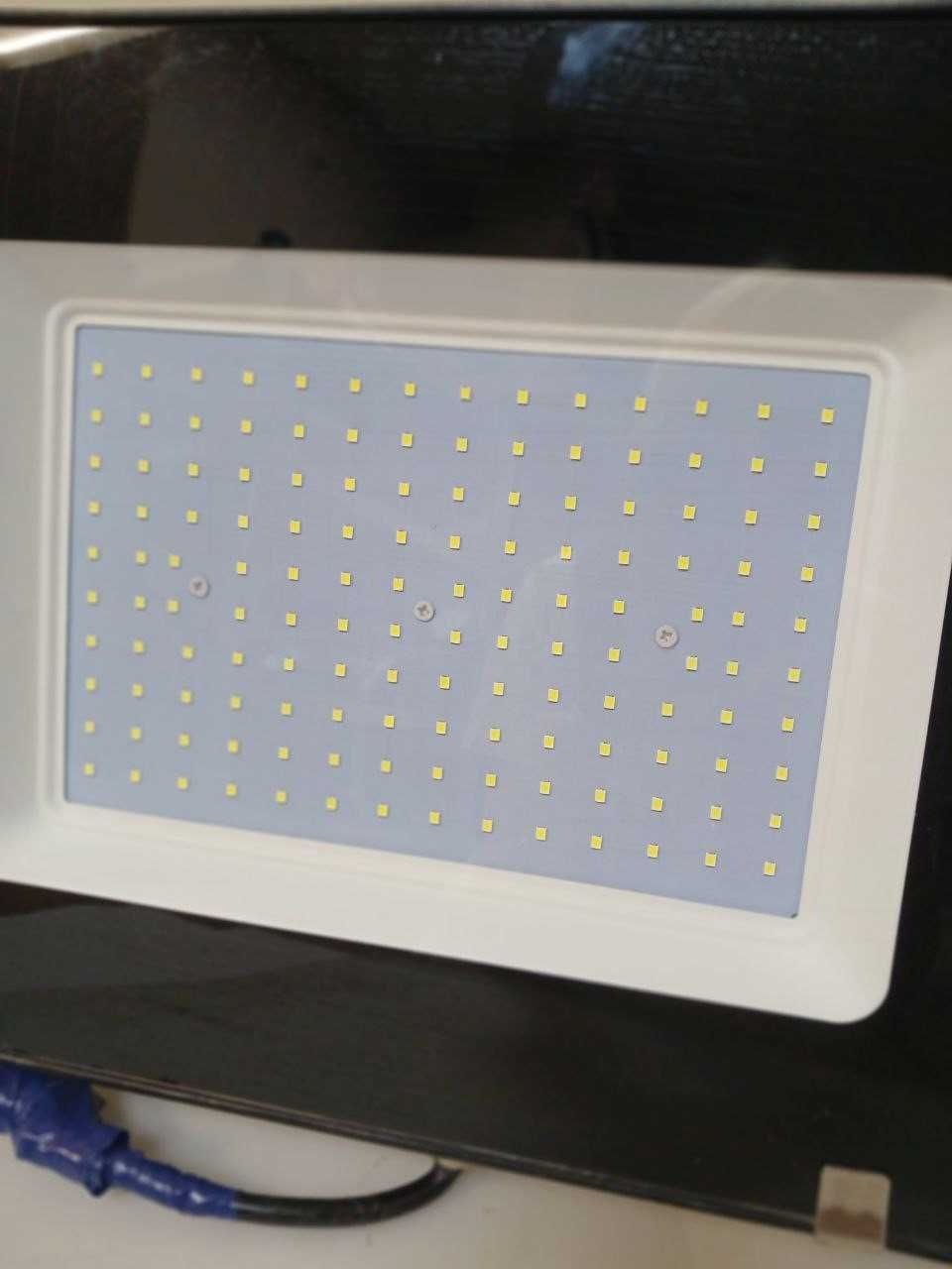 Прожектор  світлодіодн Delux FMI 10 LED 150Вт 6500К IP65 404*322*52 мм