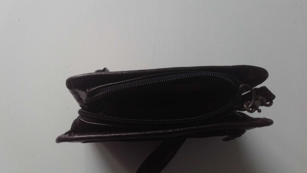 Mała skórzana torebka na dokumenty - męska saszetka