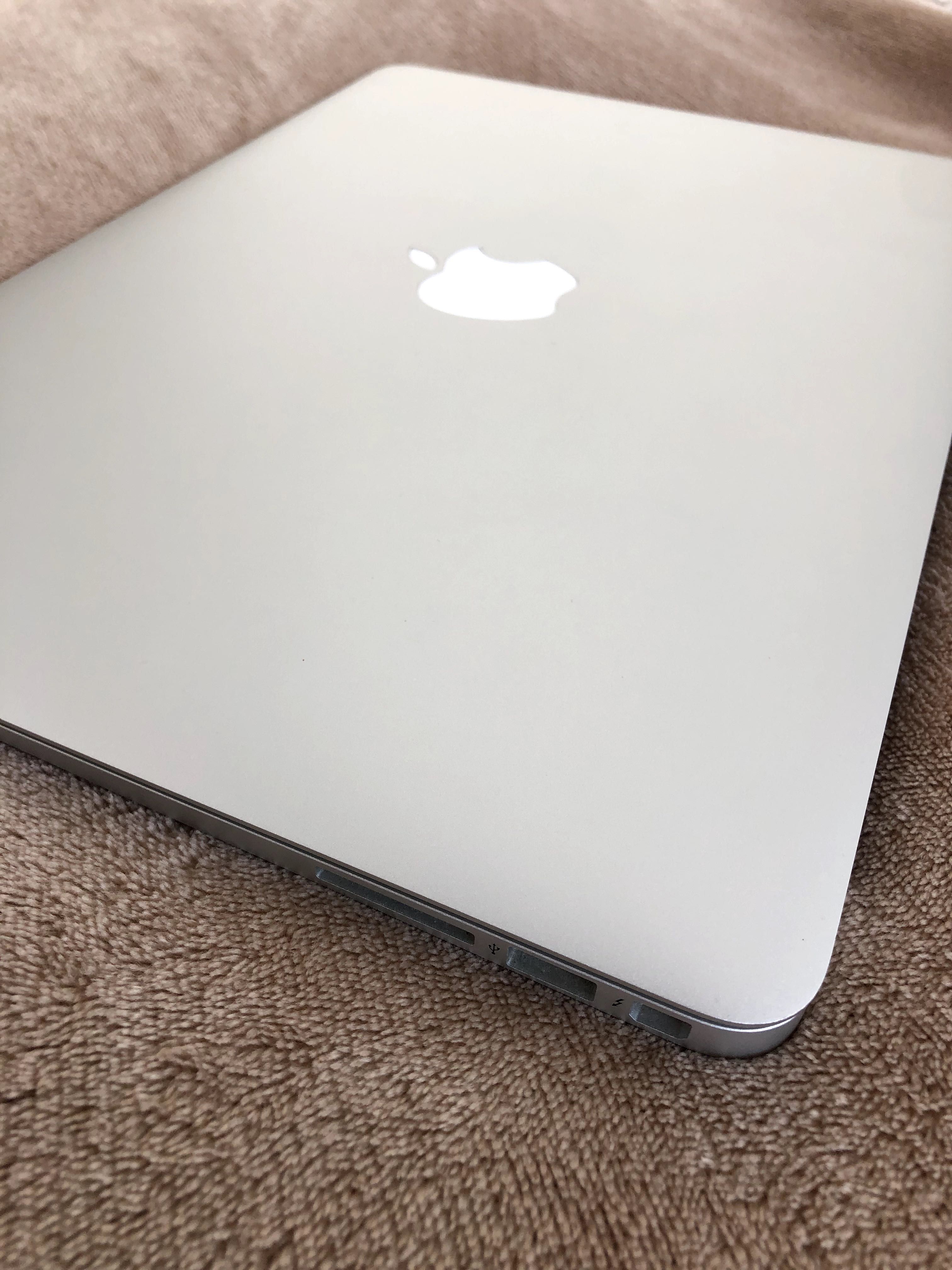 MacBook Air 125gb prateado em perfeito estado.