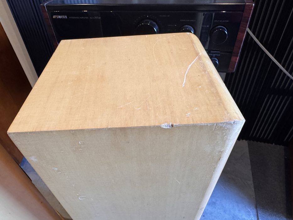 Castle Srirling 3 kolumny podlogowe