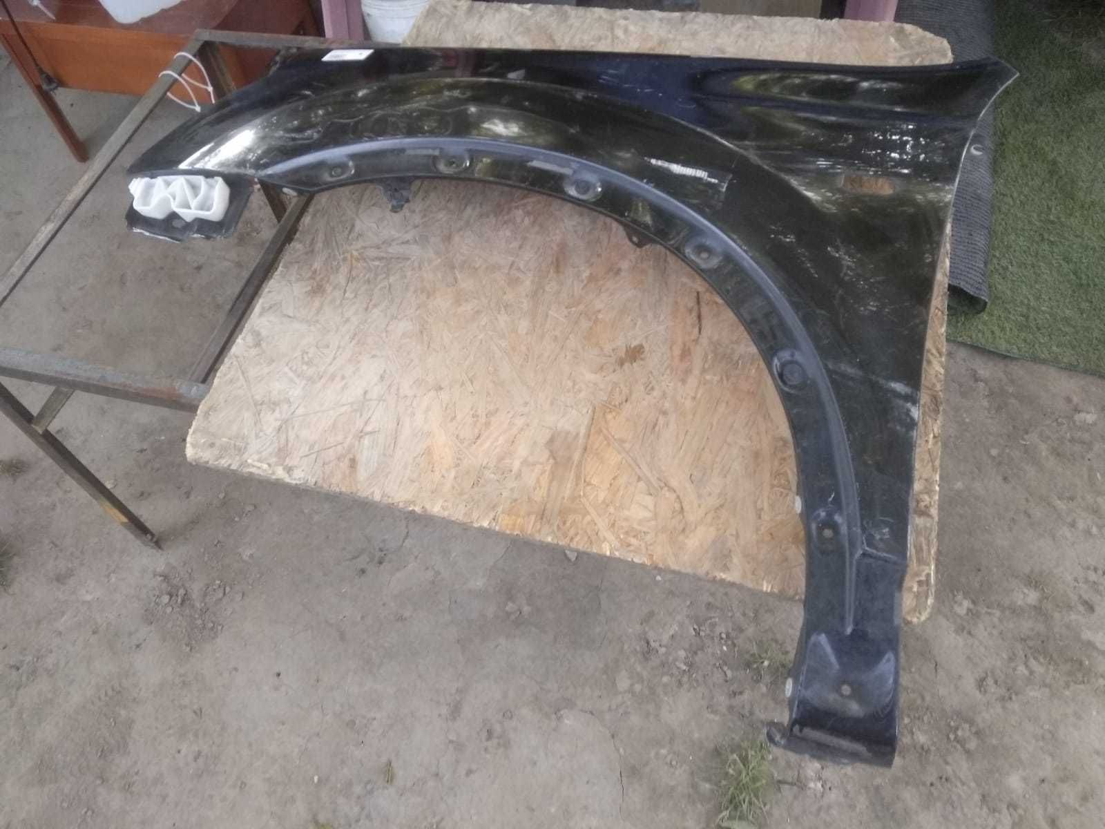 błotnik lewy nissan qashqai z11g