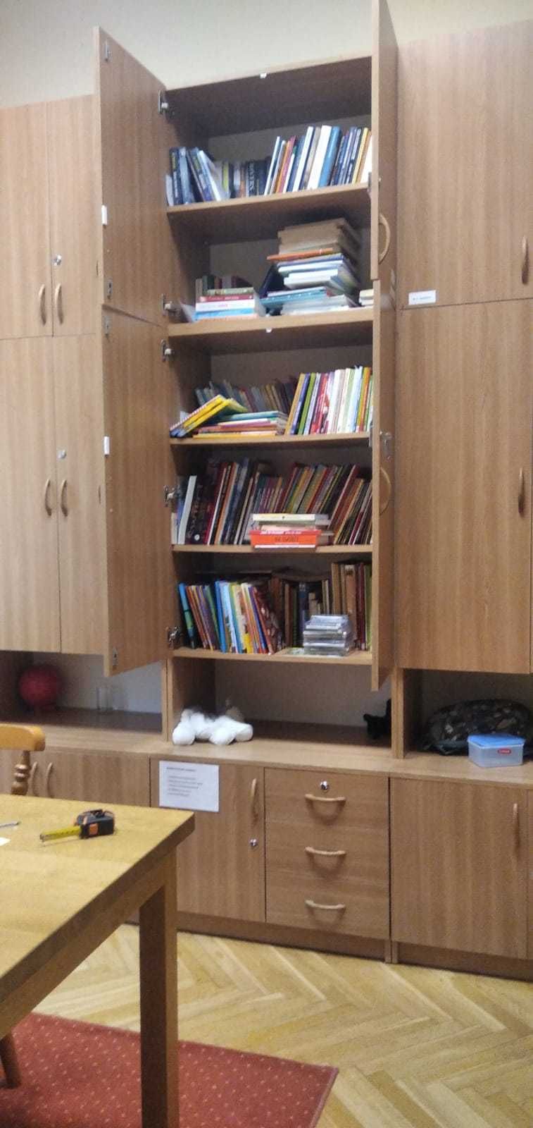 Zestaw mebli używanych