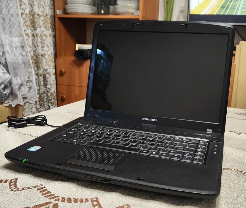 Laptop emachines E520