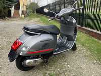 Piaggio Vespa GTS Super 125