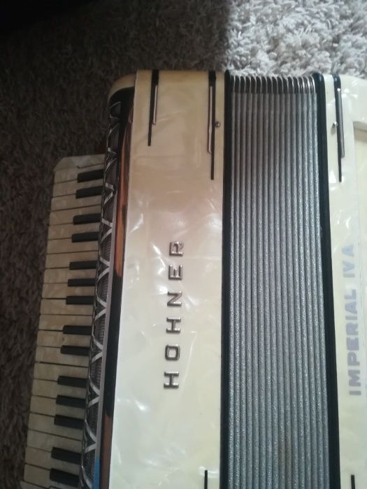 akordeon hohner imperia IVA