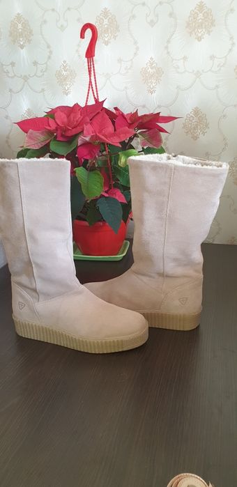 Зимові чоботи  Tamaris. Овчина. Розмір 40.