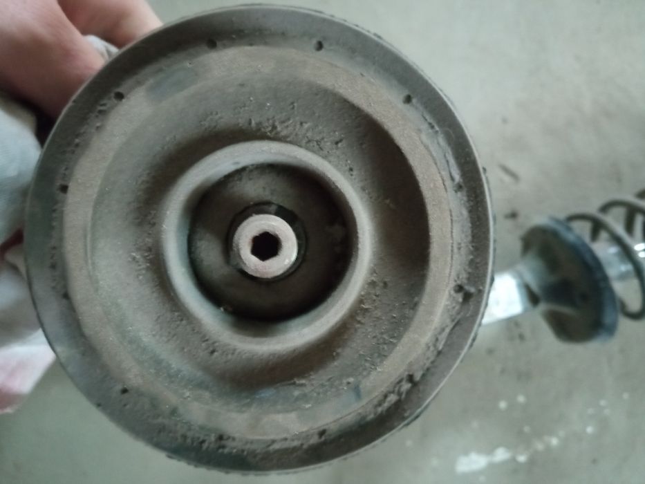 Продам стойки Wolksvagen джета у зборі