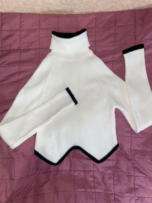 Светр вкорочений