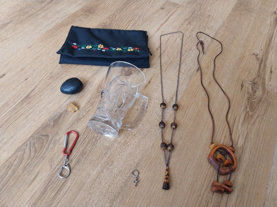 Stare naszyjniki , kamienie i inne - zestaw PRL