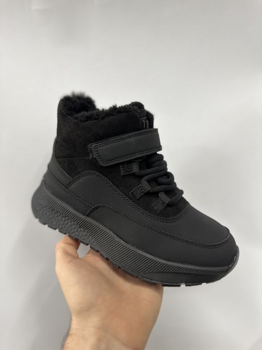 Дитячі черевики зимові 32-37, чорні ботинки на овчині, зимове взуття