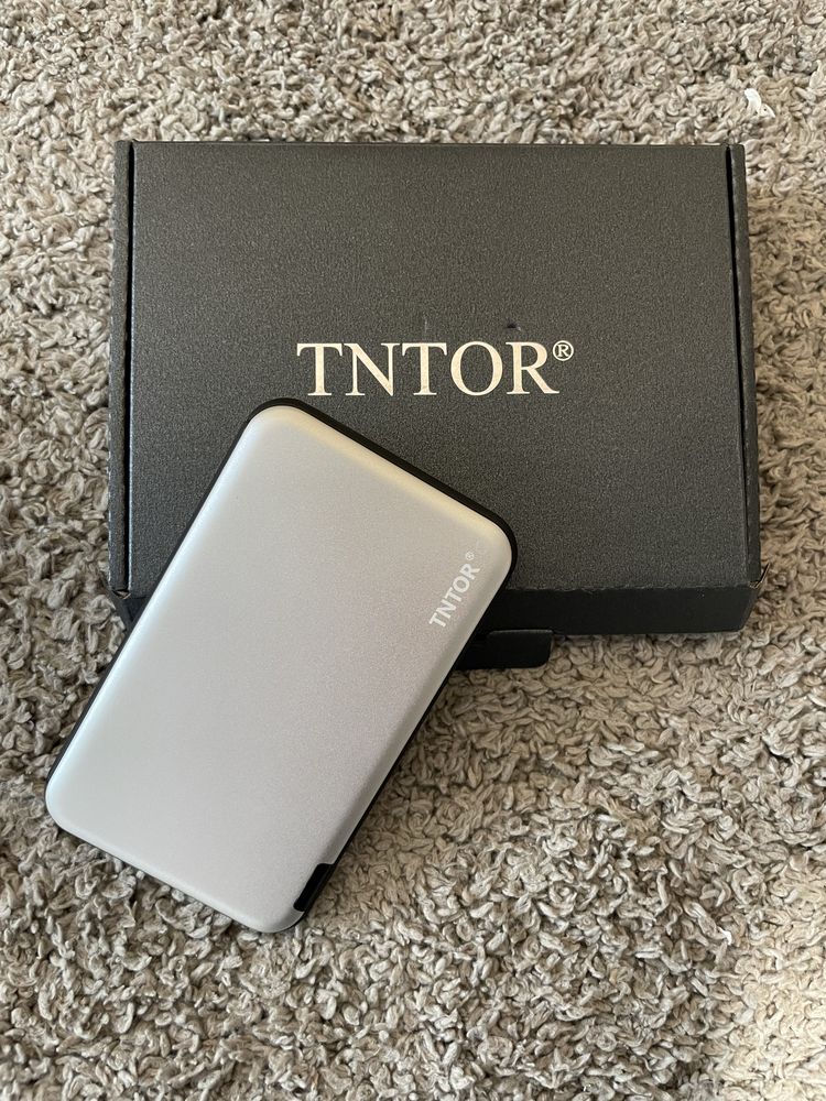 TNTOR Mały powerbank 5000 mAh z 3 portami (USB A, USB C, Micro USB)