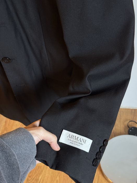 чорний жакет armani