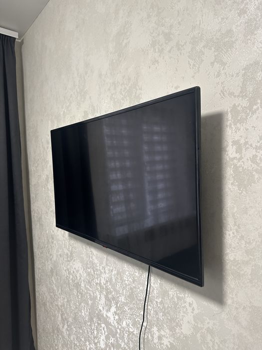 Телевизор smart TV 42 дюйма