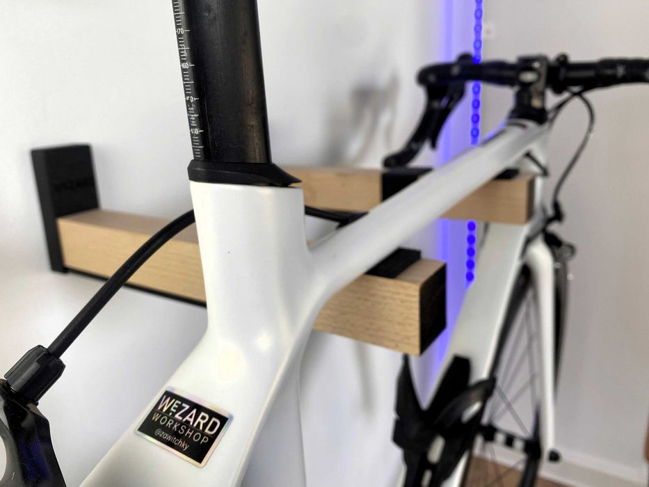 Wieszak rowerowy OKRAJ uchwyt na rower minimalistyczny