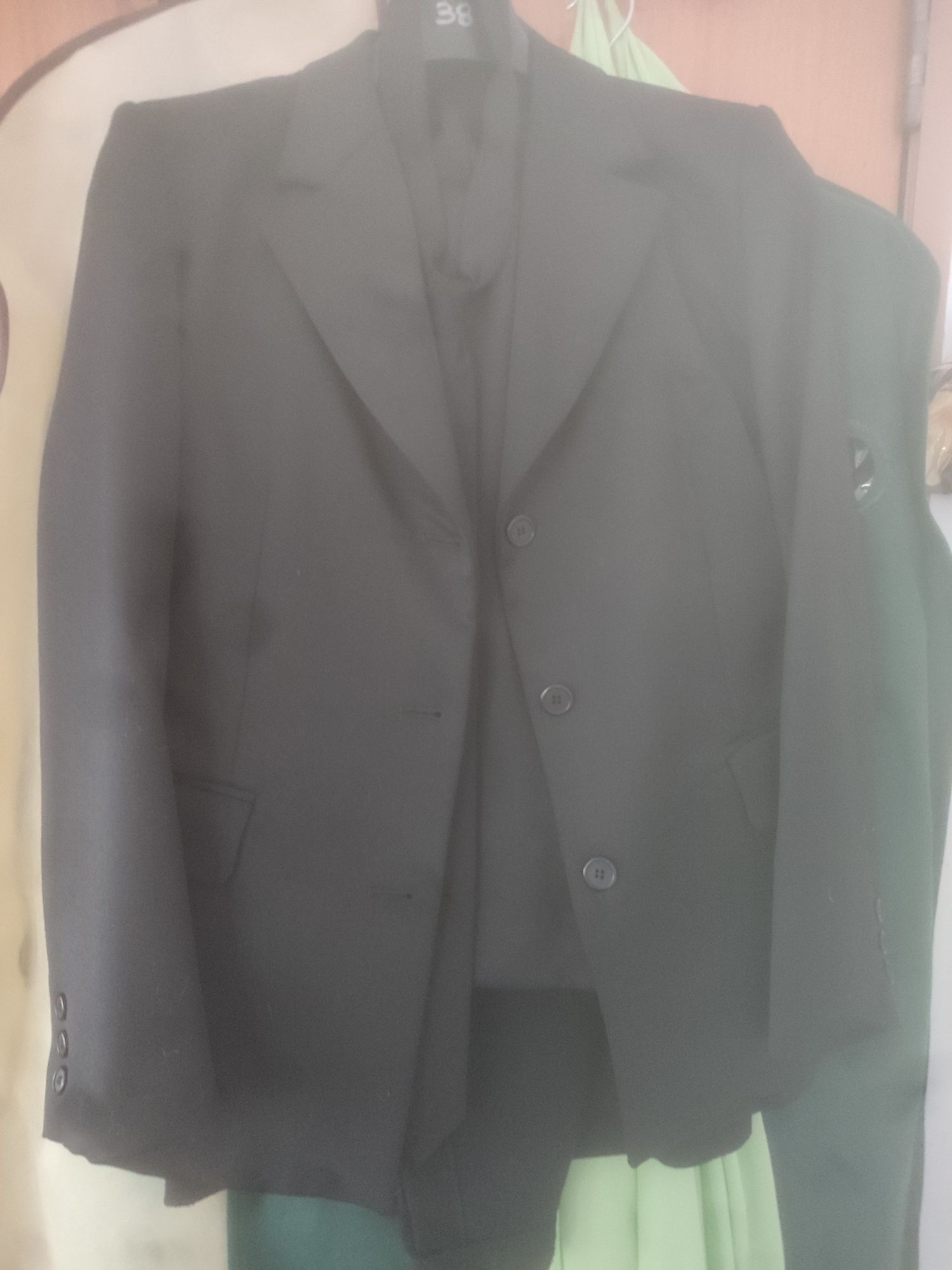 Vendo Traje Académico Feminino