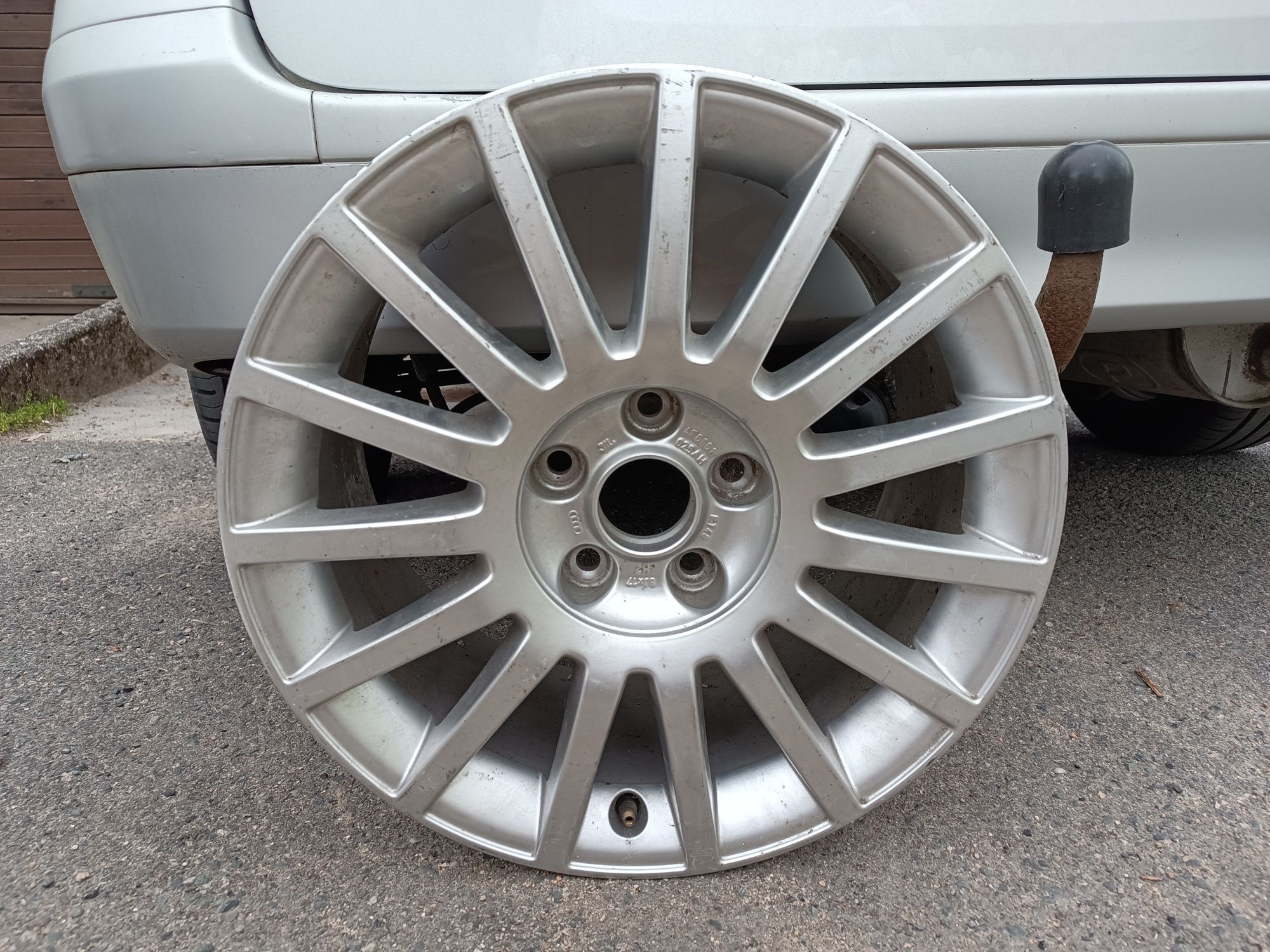 Alufelga 17 5x112 8J ET48 AUDI