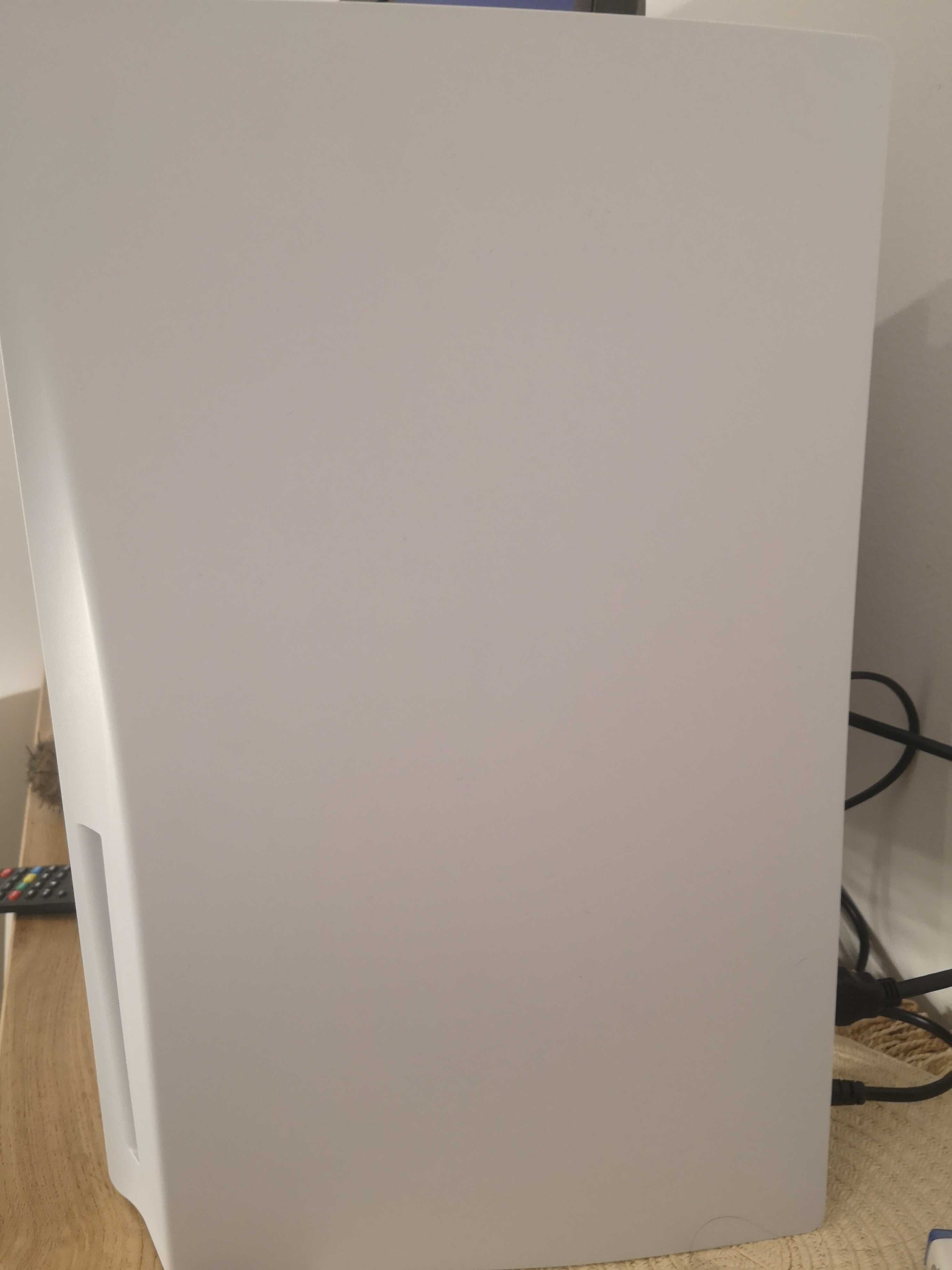 Konsola PlayStation 5 wersja standard z napędem + gra i kontroler