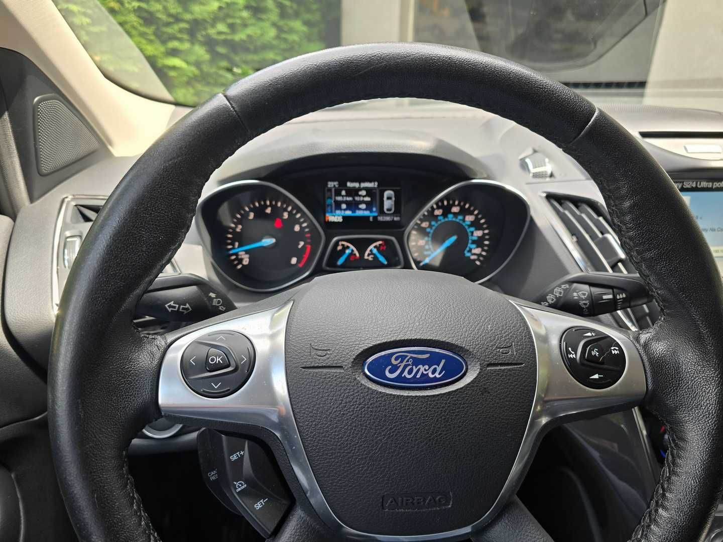 Ford Escape 2.0 benzyna 4WD Titanium, zadbany