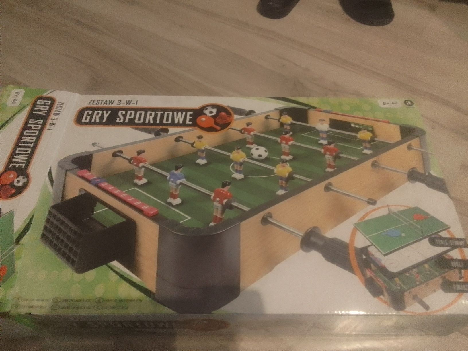 Sprzedam grę piłkarzyki w wersji pomniejszonej (taka na stół)