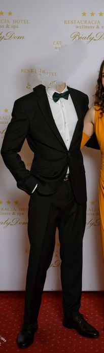 Sprzedam czarny garnitur Vestus męski + gratis koszula