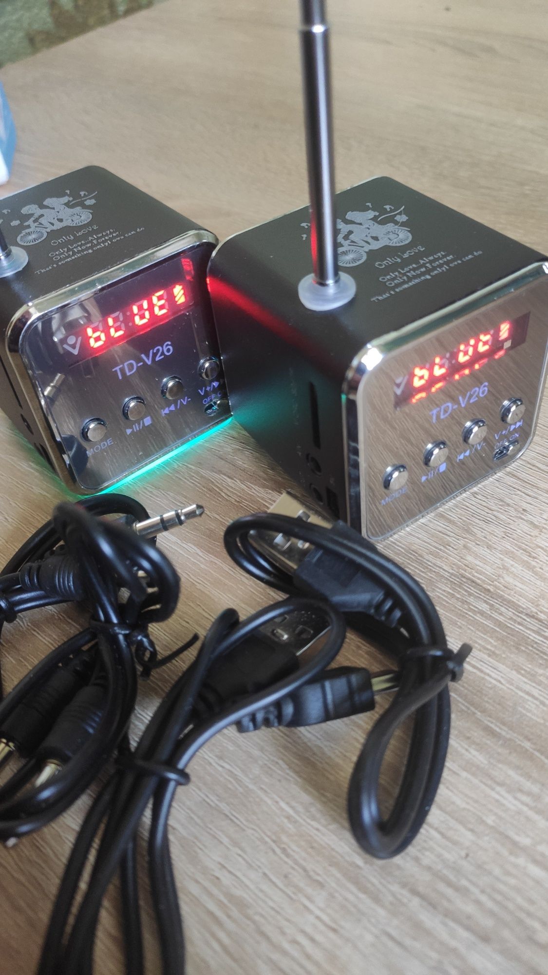 Bluetooth  цифрова колонка FM радио USB AUX TF мини динамик блютуз