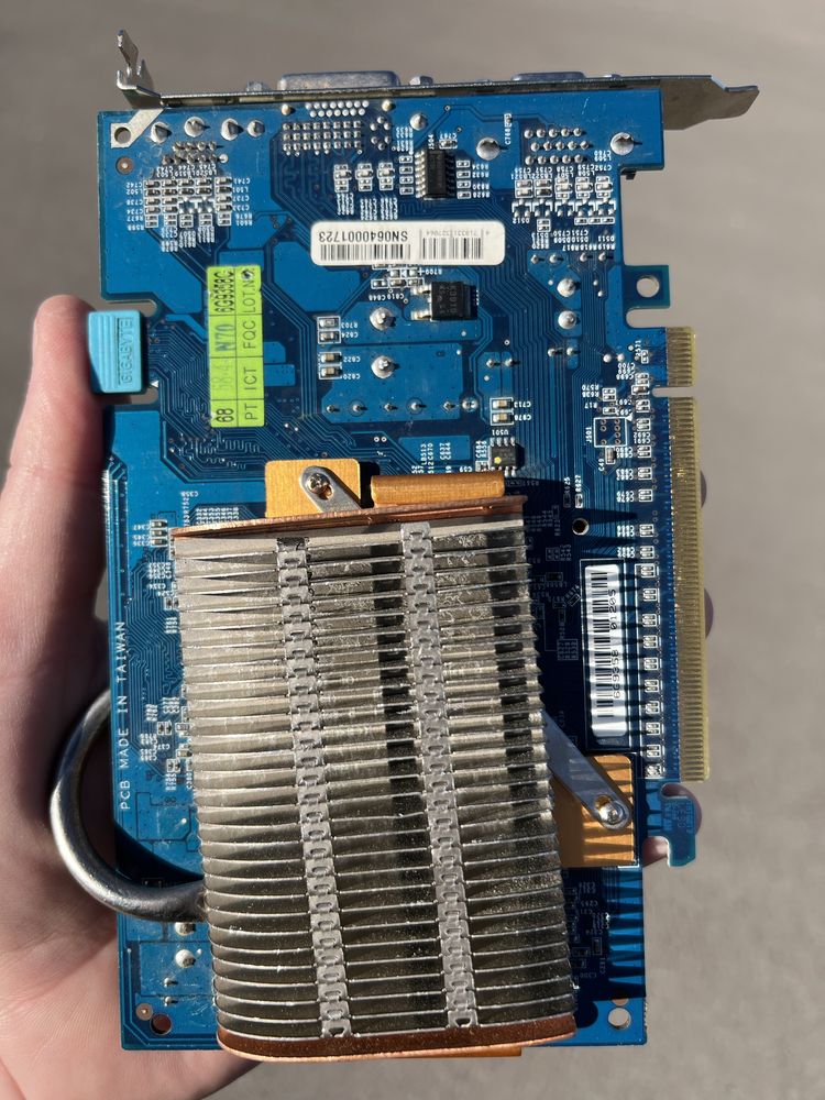 Відеокарта Gigabyte GV-NX76T128D-RH