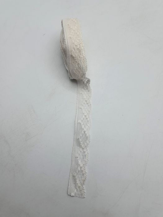 Koronka kupon 6 m.x 2 cm.