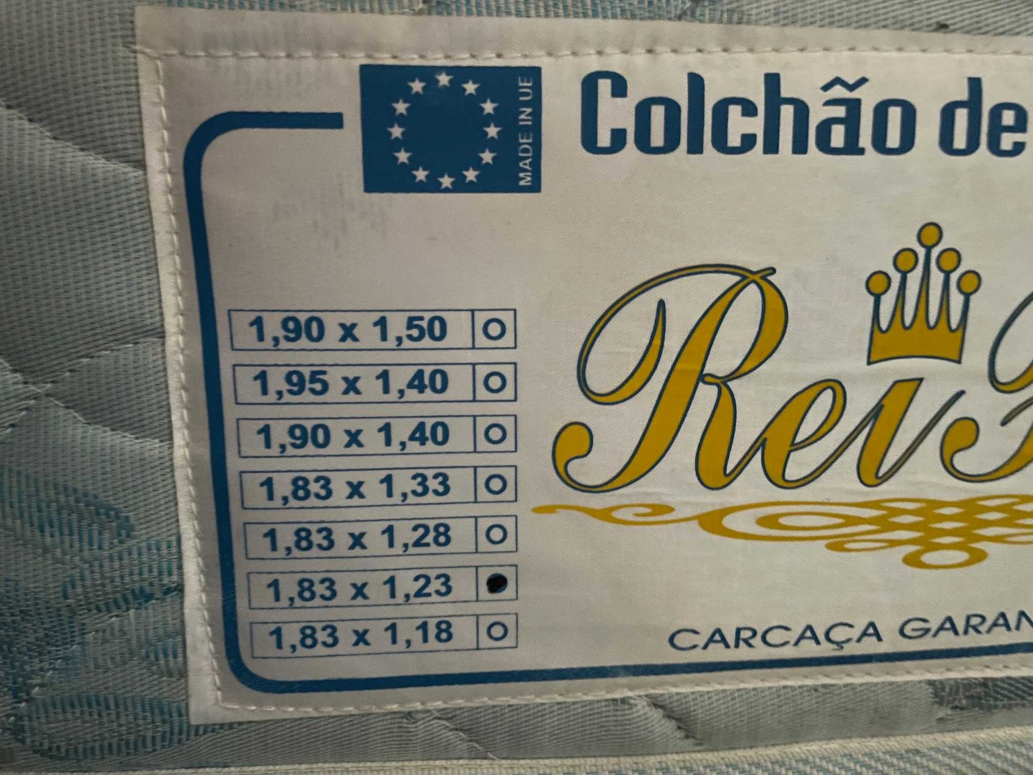 2 Camas com colchões