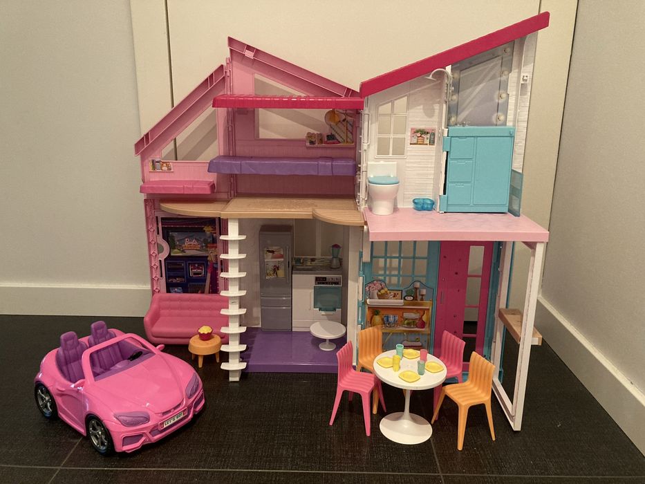 Duży domek Barbie Mailbu