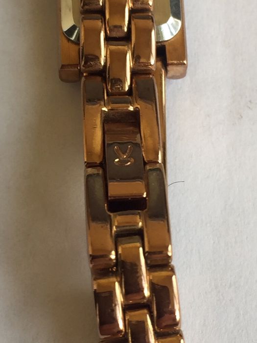 Продам женские часы Romanson