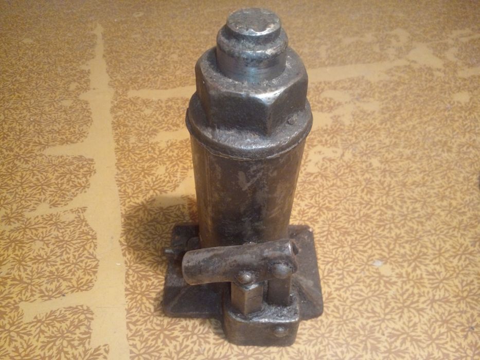 Бутылочный гидравлический домкрат, БУ