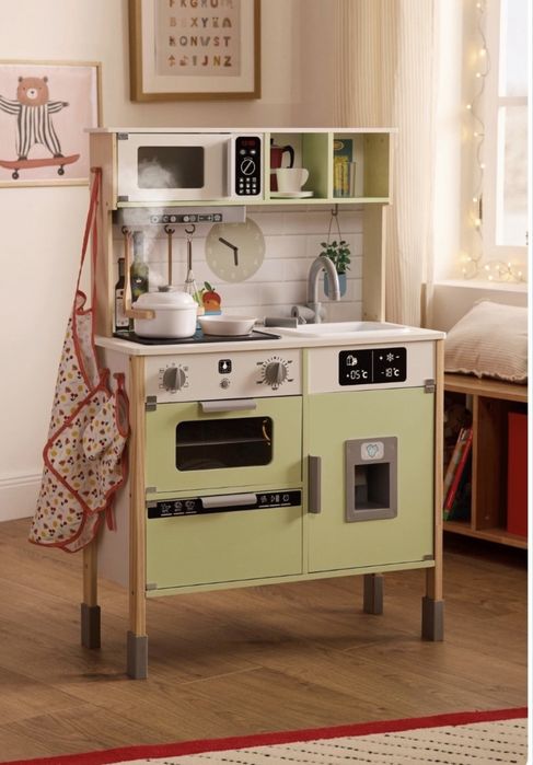 Дитяча деревяна кухня