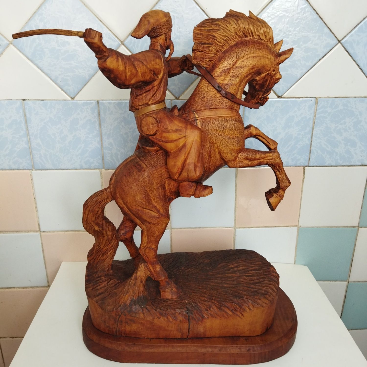 Продам деревянного Козака на коне
