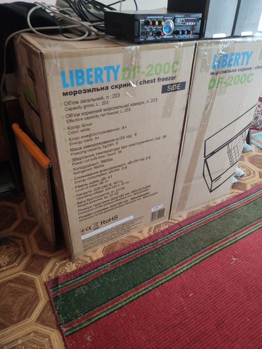 Морозильна камера Liberty DF-200 C